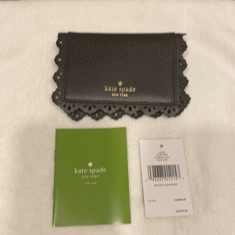 Sold! Kate Spade ♠️ leather scalloped card holder! - Picture 2 of 7